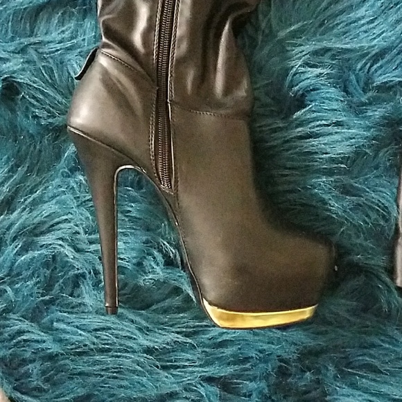 NWT Women's Sexy Calf high boots - Picture 2 of 5